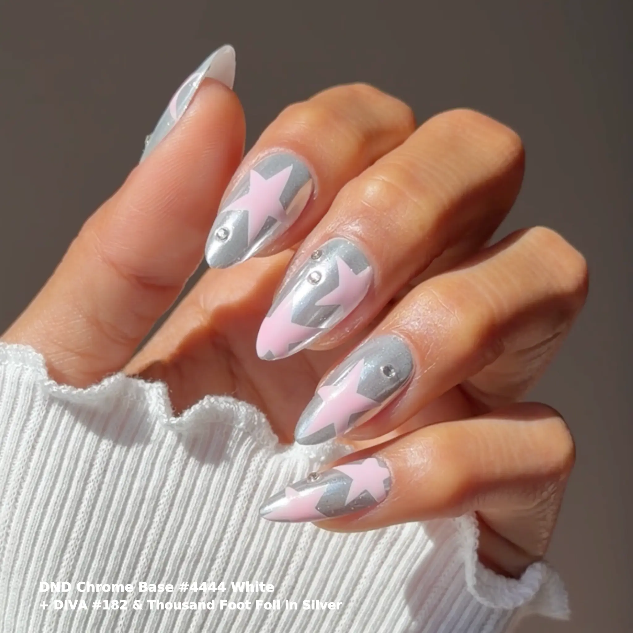 DND Chrome Base Gel #4444 - White - Image 3